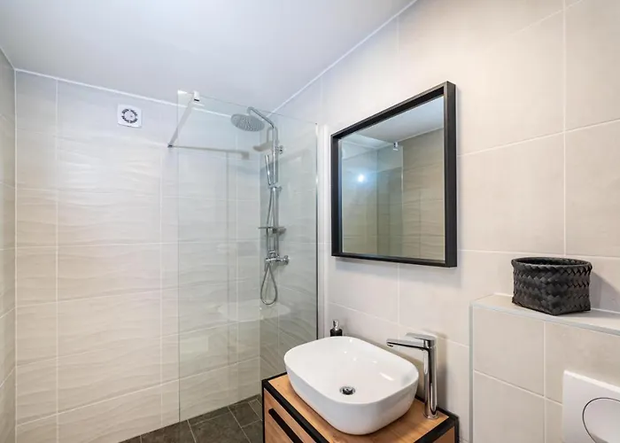 Marta * מאנדרה